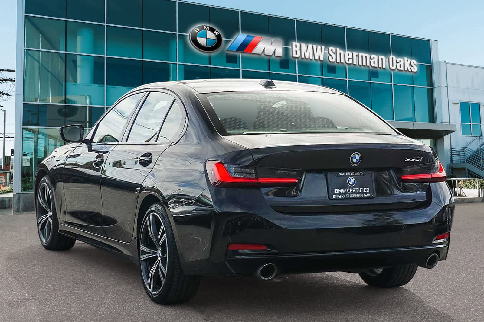 Certified 2023 BMW 330i Sedan w/ Driving Assistance Package image 2