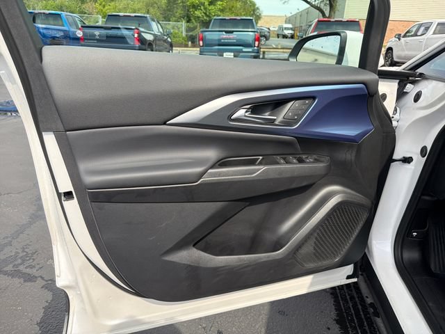 Certified 2024 Chevrolet Equinox EV LT FWD image 10