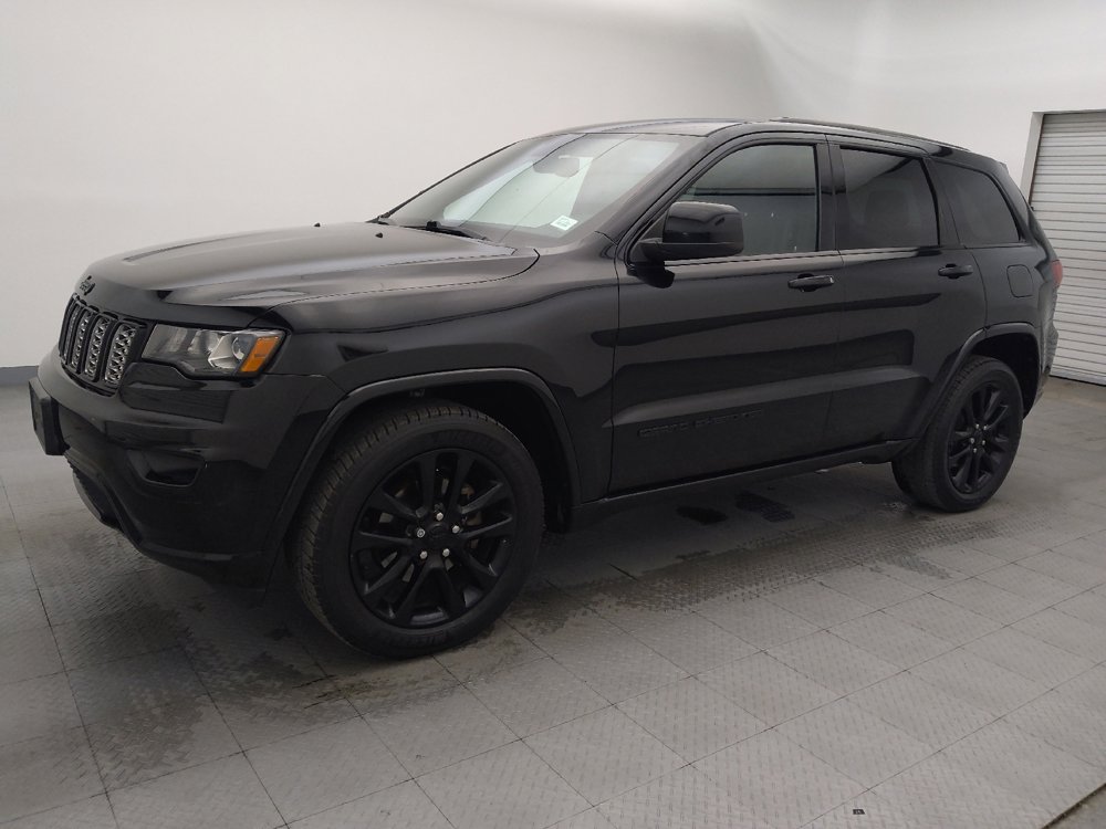 Used 2020 Jeep Grand Cherokee Altitude image 2