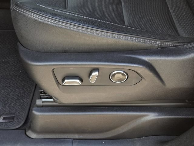Used 2025 GMC Yukon Denali AWD/4WD image 40