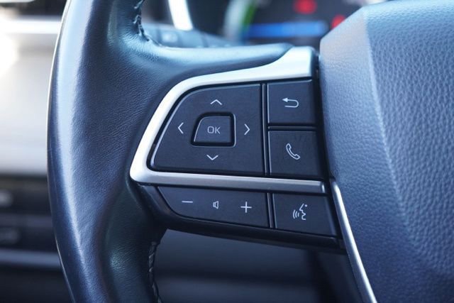 Used 2022 Toyota Highlander XLE image 25