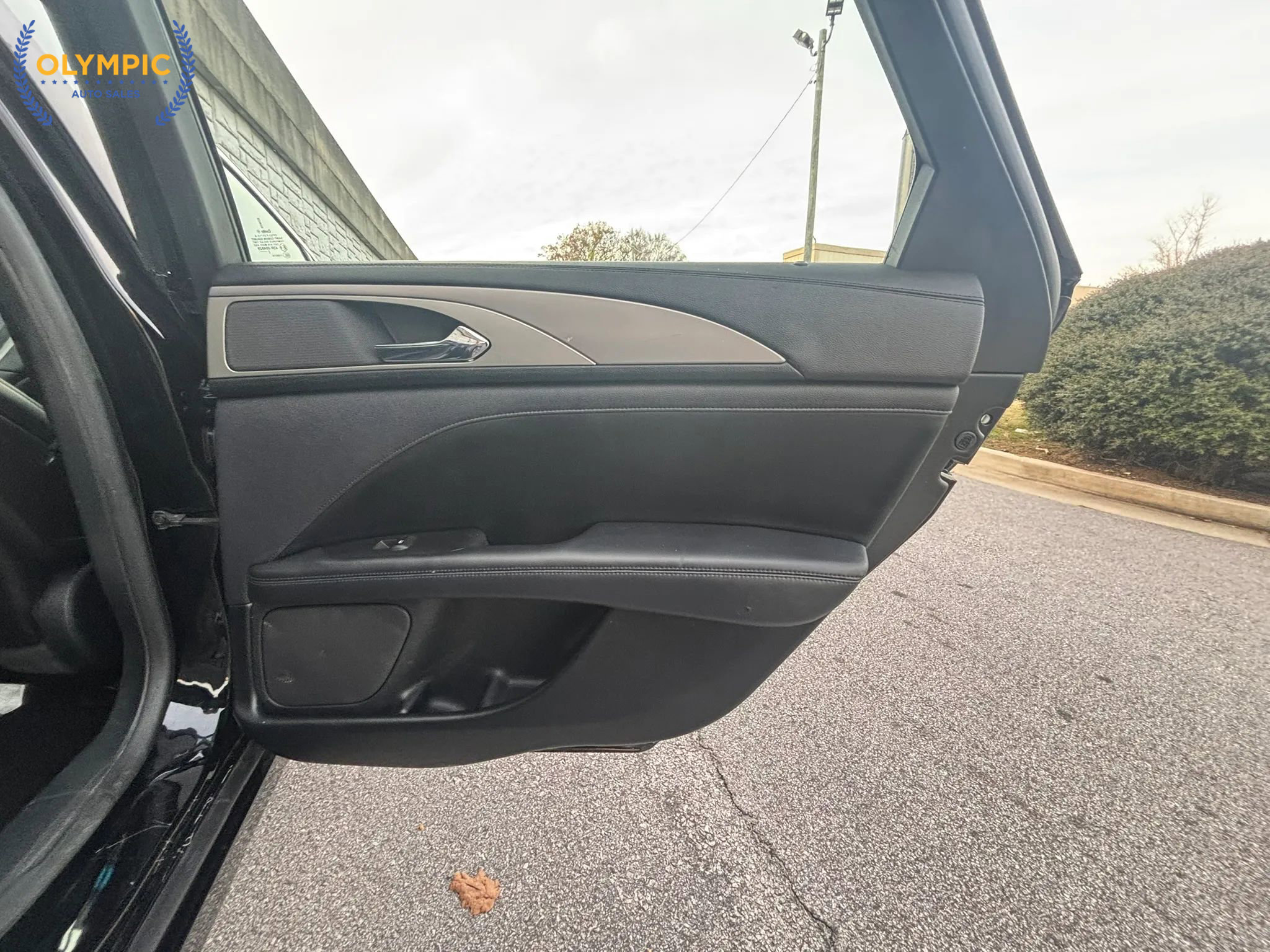 Used 2017 Lincoln MKZ Premiere image 39