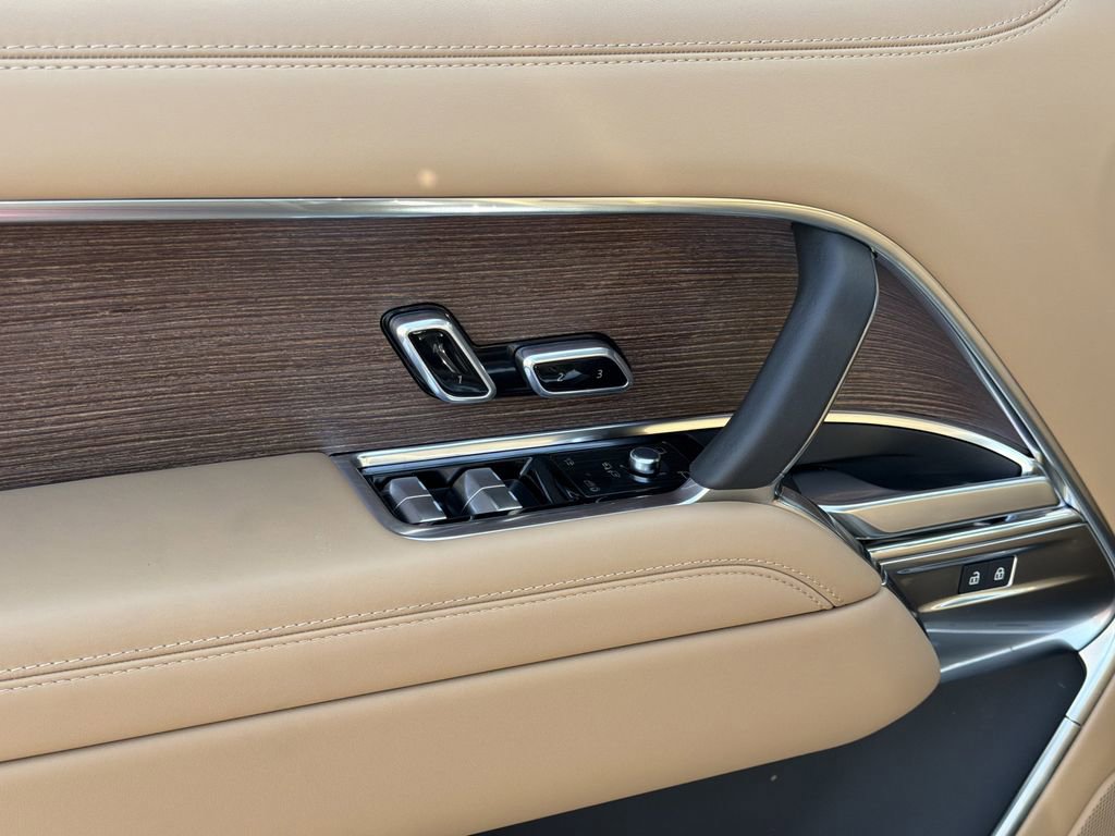 New 2026 Land Rover Range Rover Long Wheelbase SE image 16