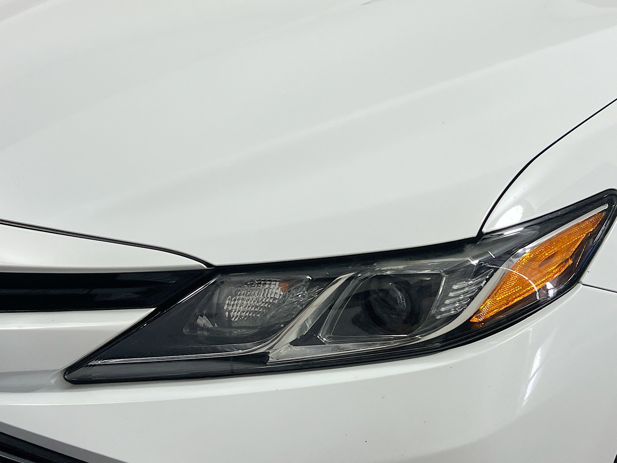 Used 2020 Toyota Camry L image 11