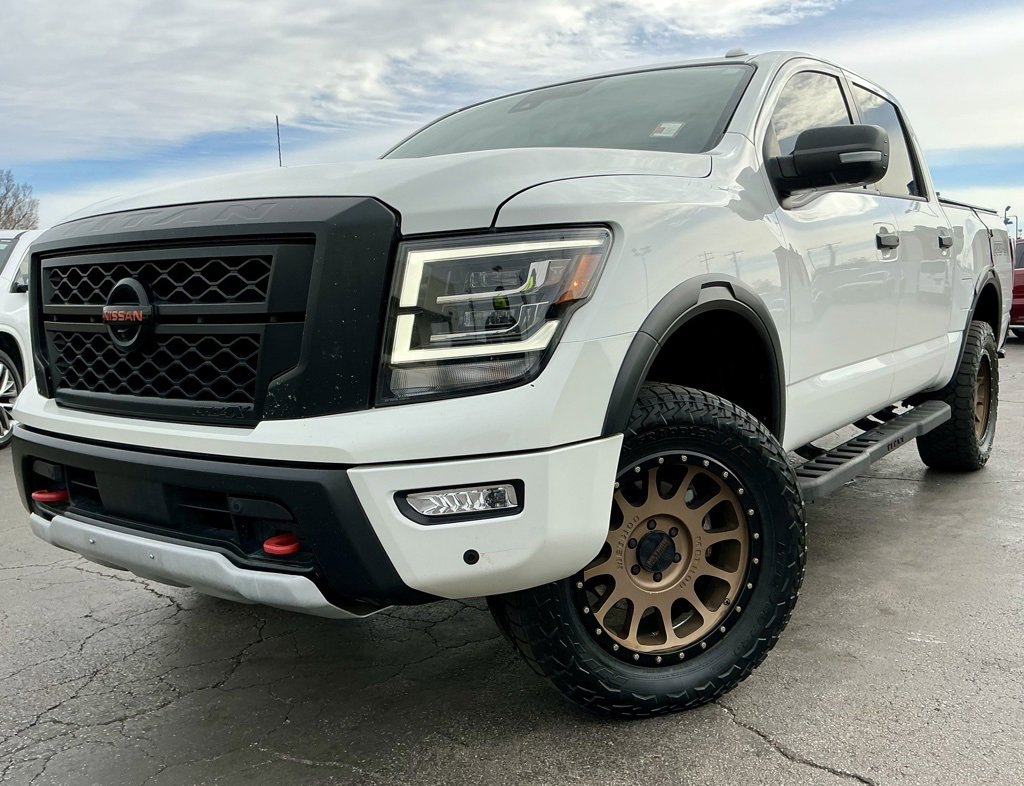 Used 2021 Nissan Titan PRO-4X w/ Pro-4x Convenience Package image 3