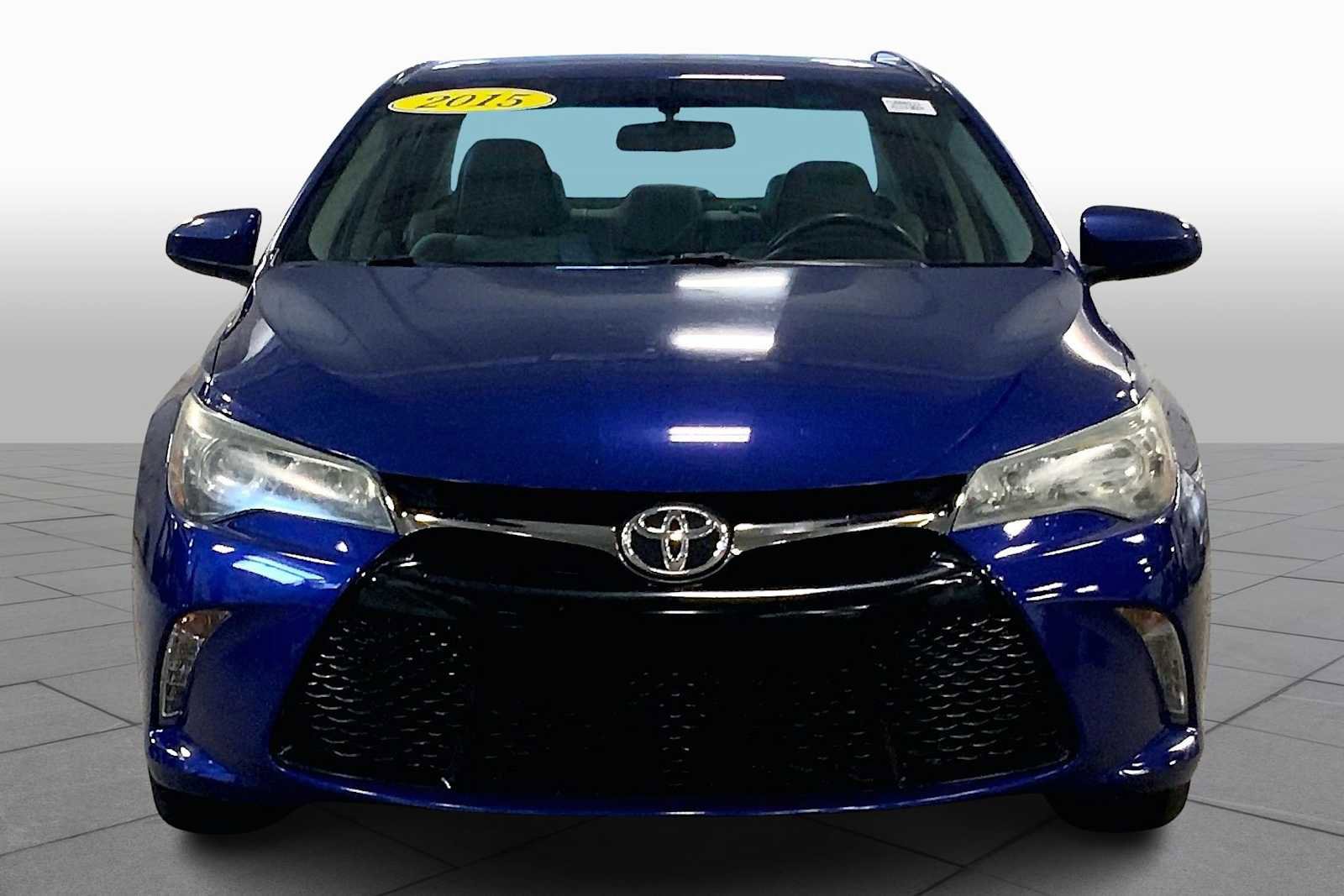 Used 2015 Toyota Camry XSE image 5