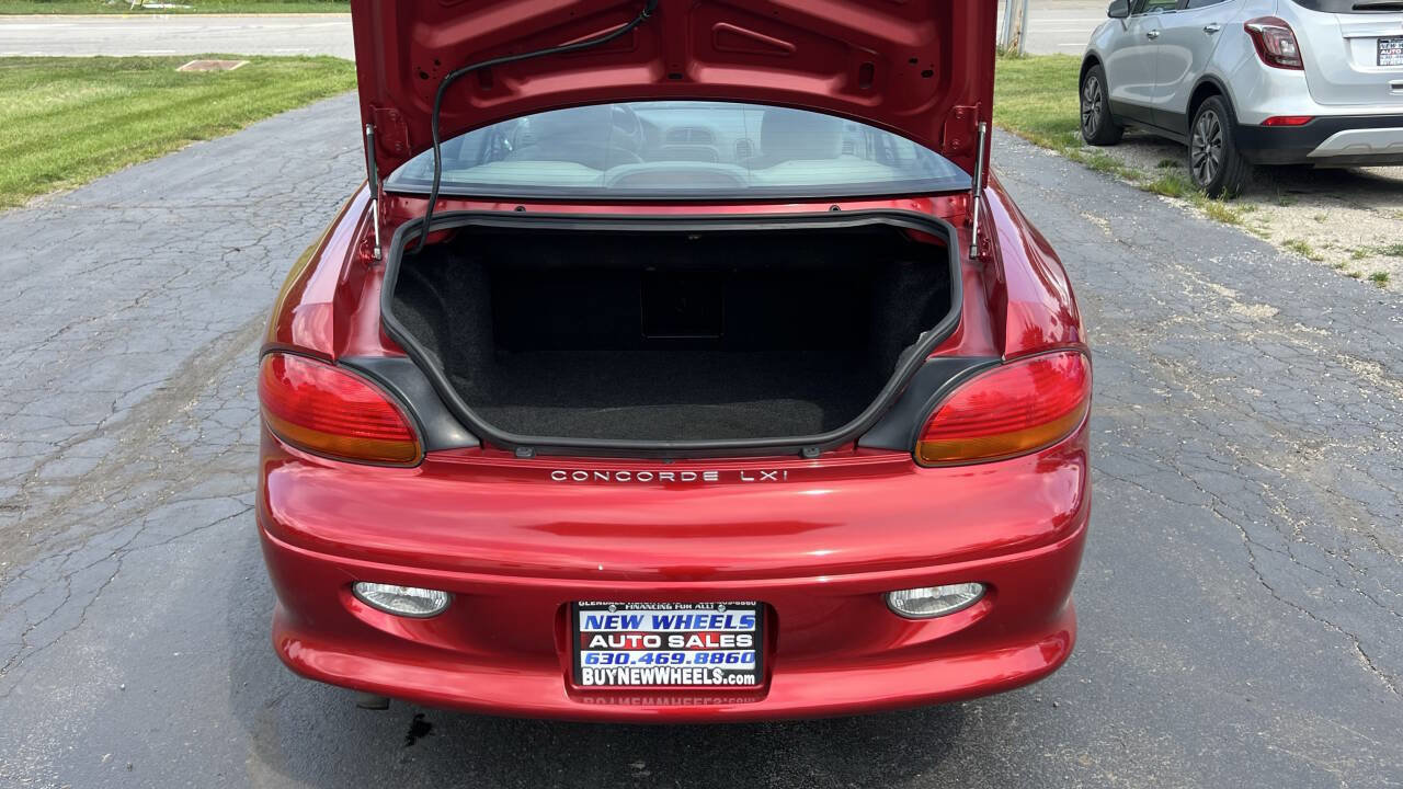 Used 2004 Chrysler Concorde LXi image 34