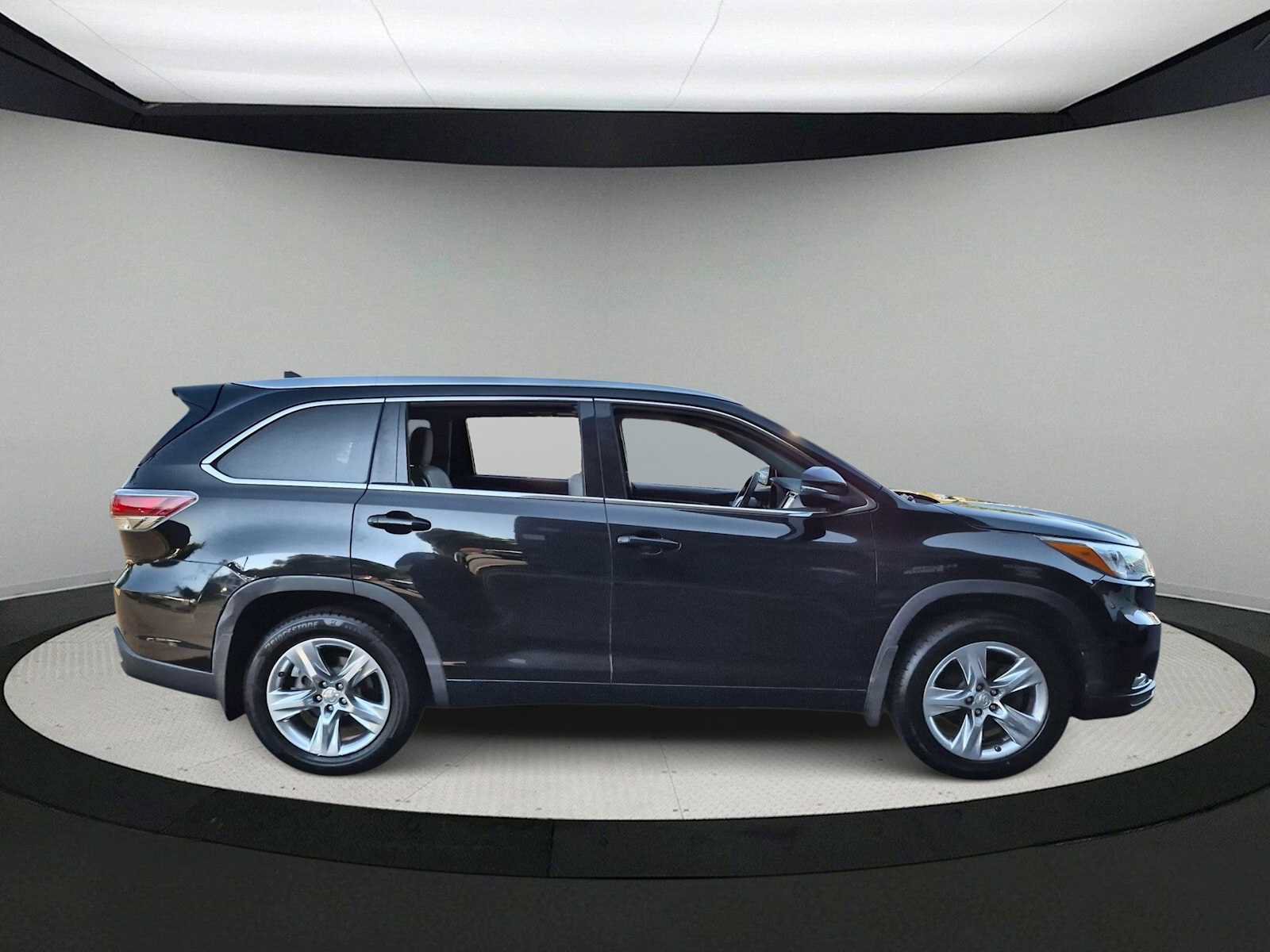 Used 2015 Toyota Highlander Limited AWD/4WD image 9