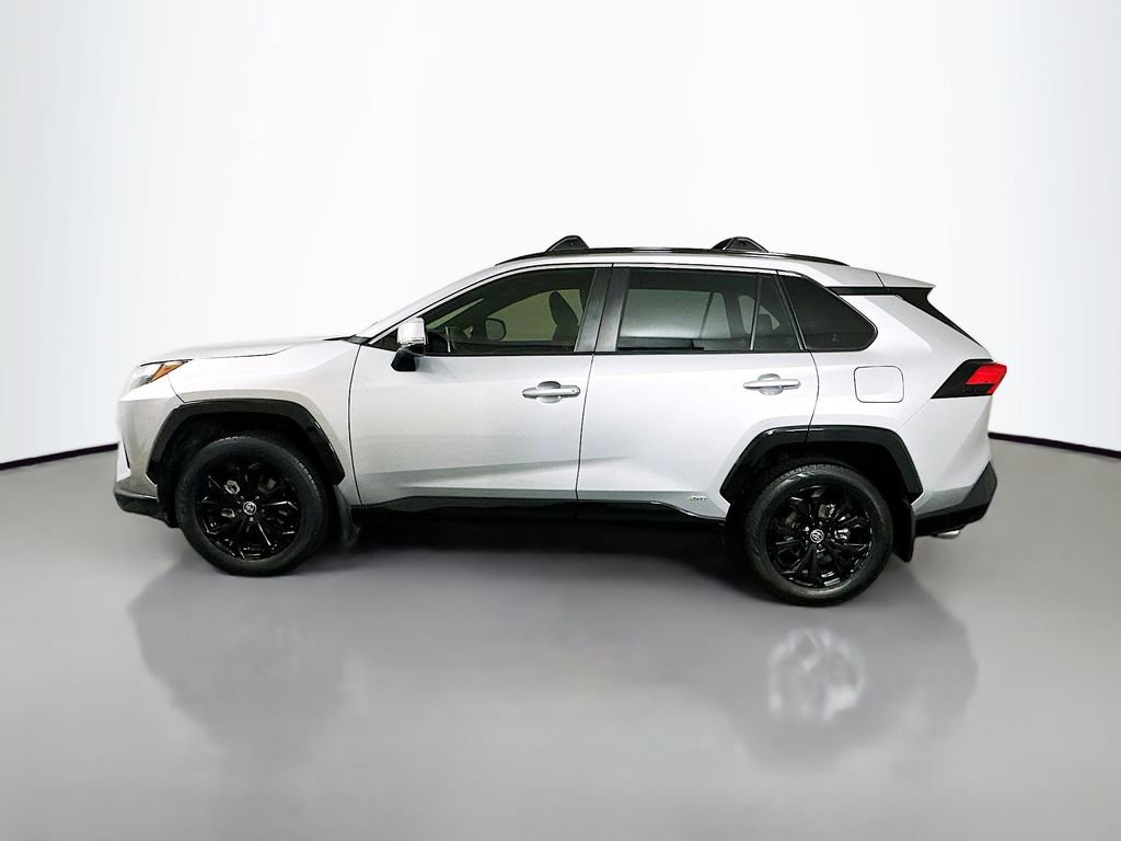 Used 2023 Toyota RAV4 SE w/ Convenience Package image 8