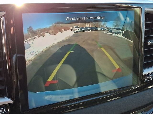 Used 2024 Chrysler Pacifica Touring-L image 17