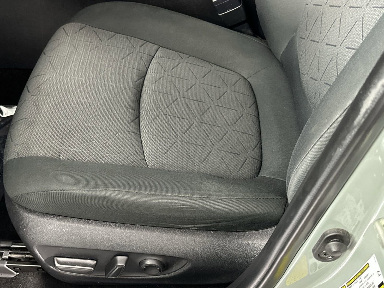 Used 2020 Toyota RAV4 XLE image 18