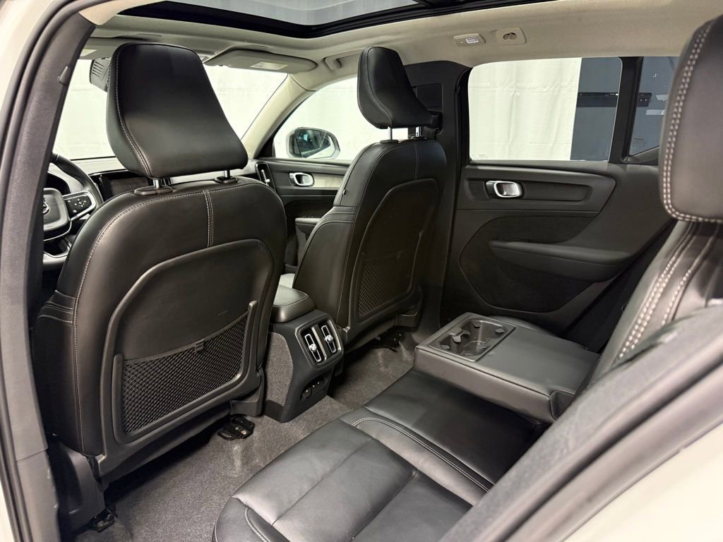 Used 2024 Volvo XC40 B5 Plus w/ Climate Package image 23