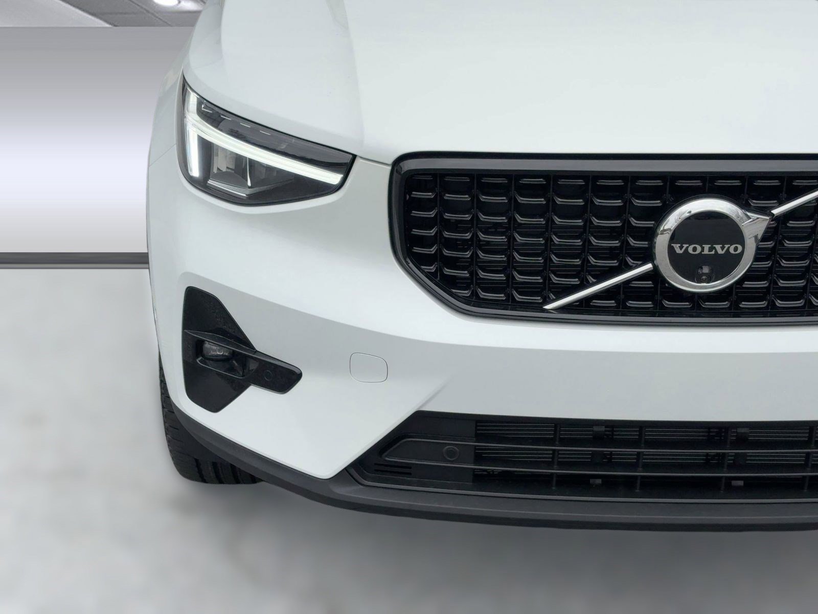 New 2026 Volvo XC40 B5 Plus w/ Climate Package image 28