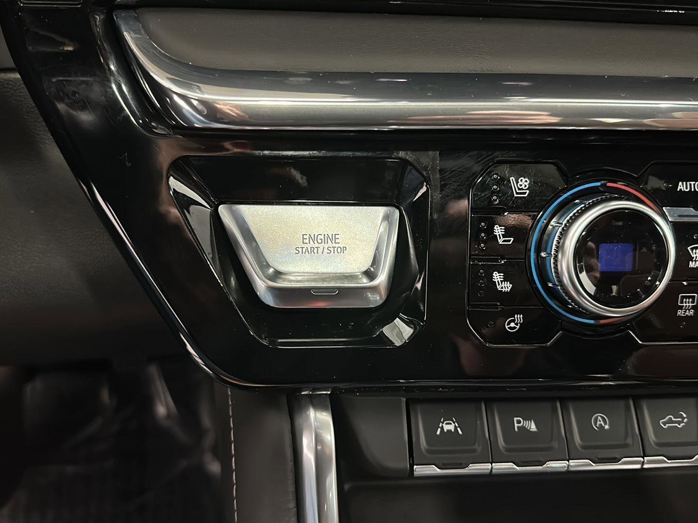 Used 2024 GMC Sierra 1500 Denali Ultimate image 16