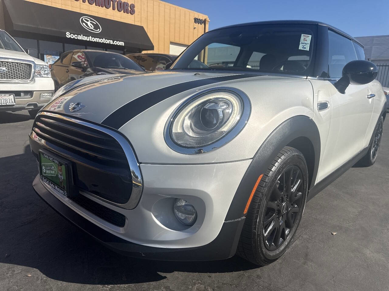 Used 2017 MINI Cooper 2-Door Hardtop image 32