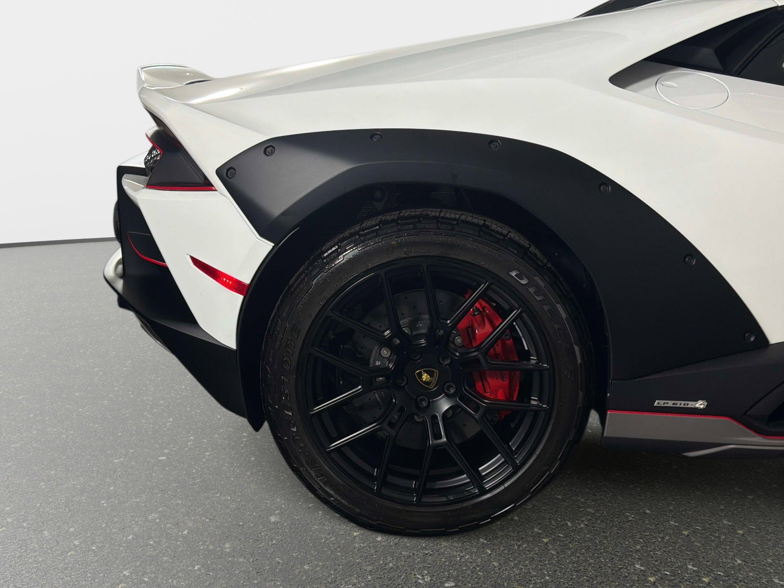 Used 2023 Lamborghini Huracan Sterrato image 23
