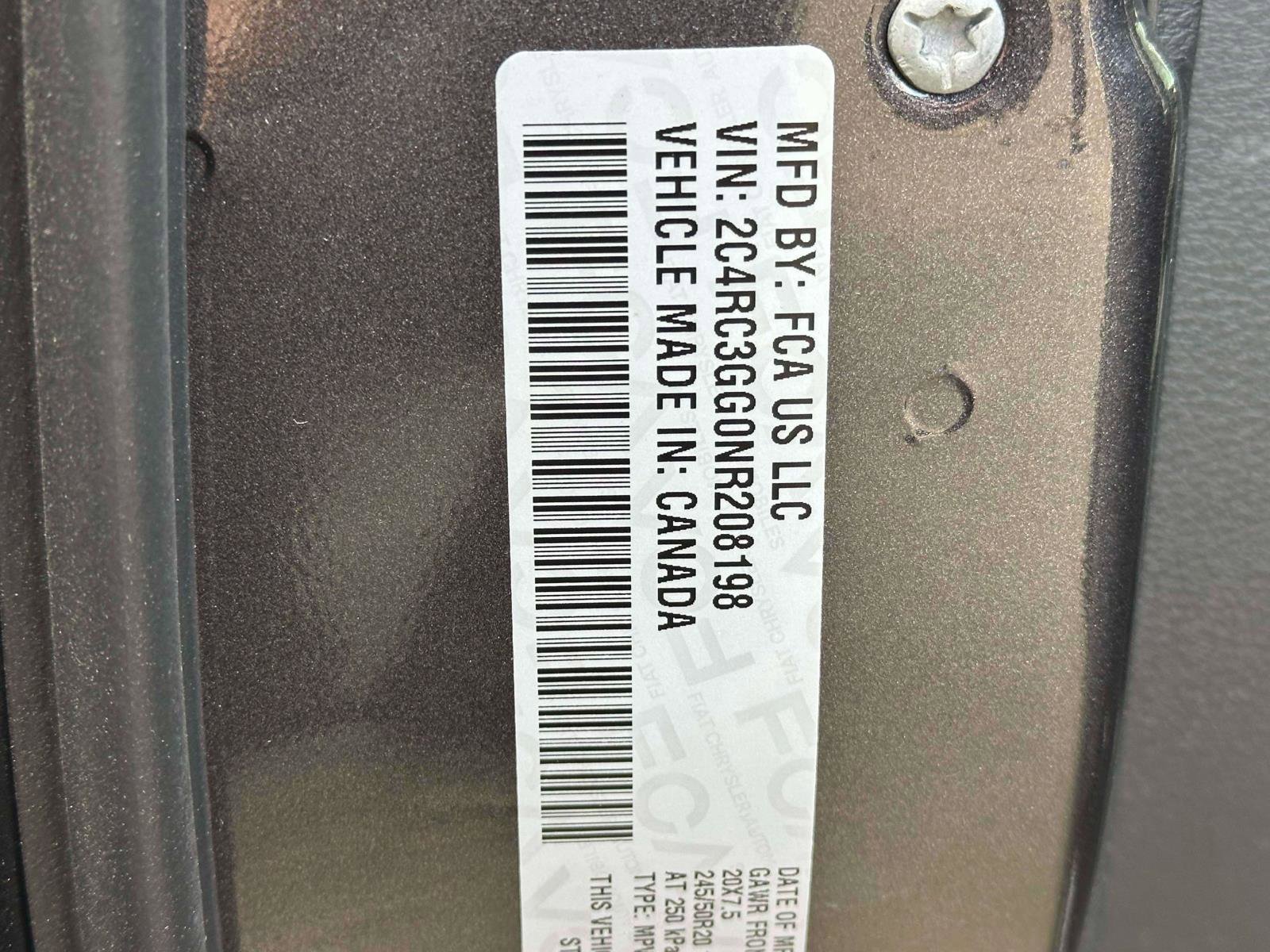 Used 2022 Chrysler Pacifica Limited w/ S Appearance Package image 17