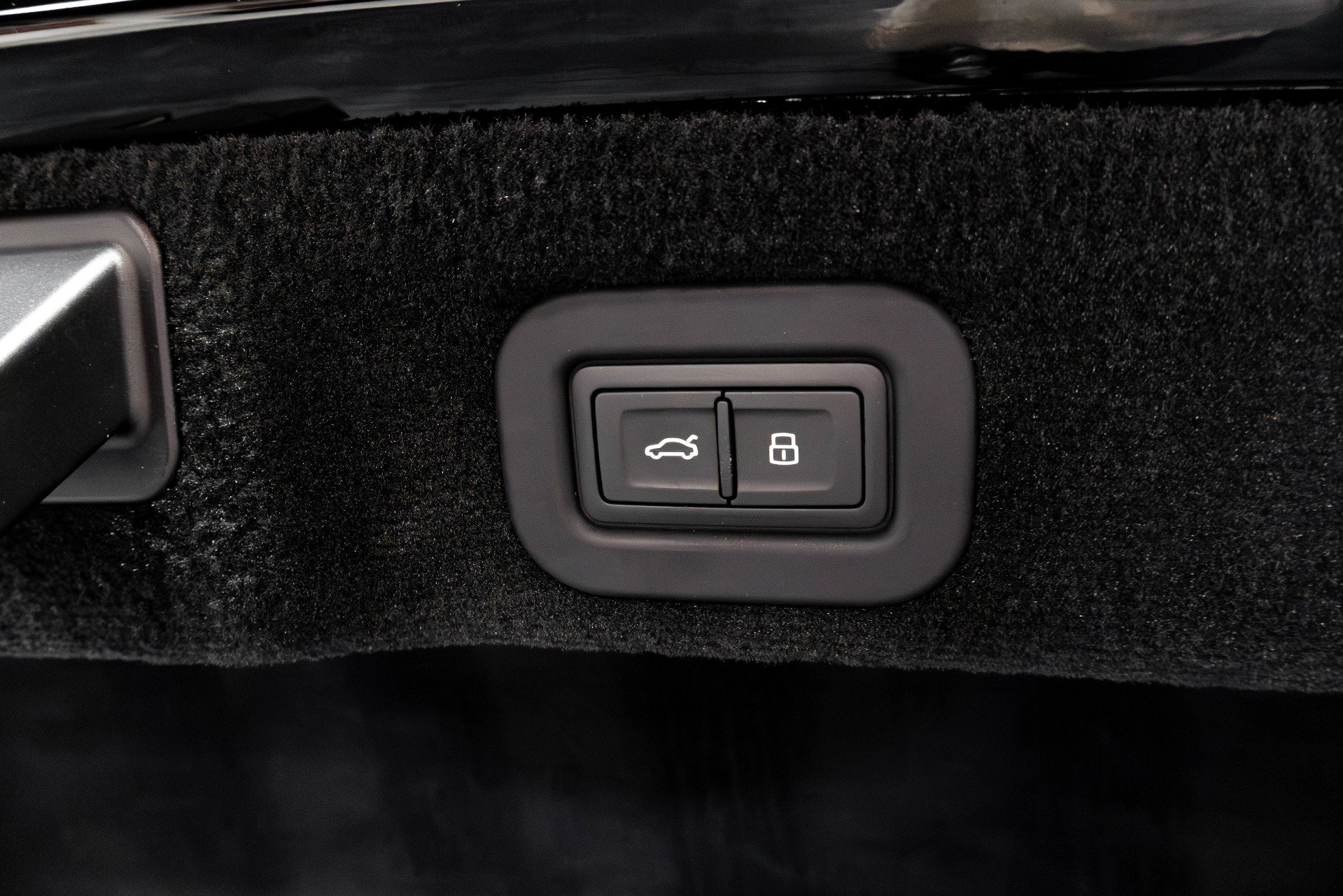 Used 2021 Bentley Flying Spur W12 image 50