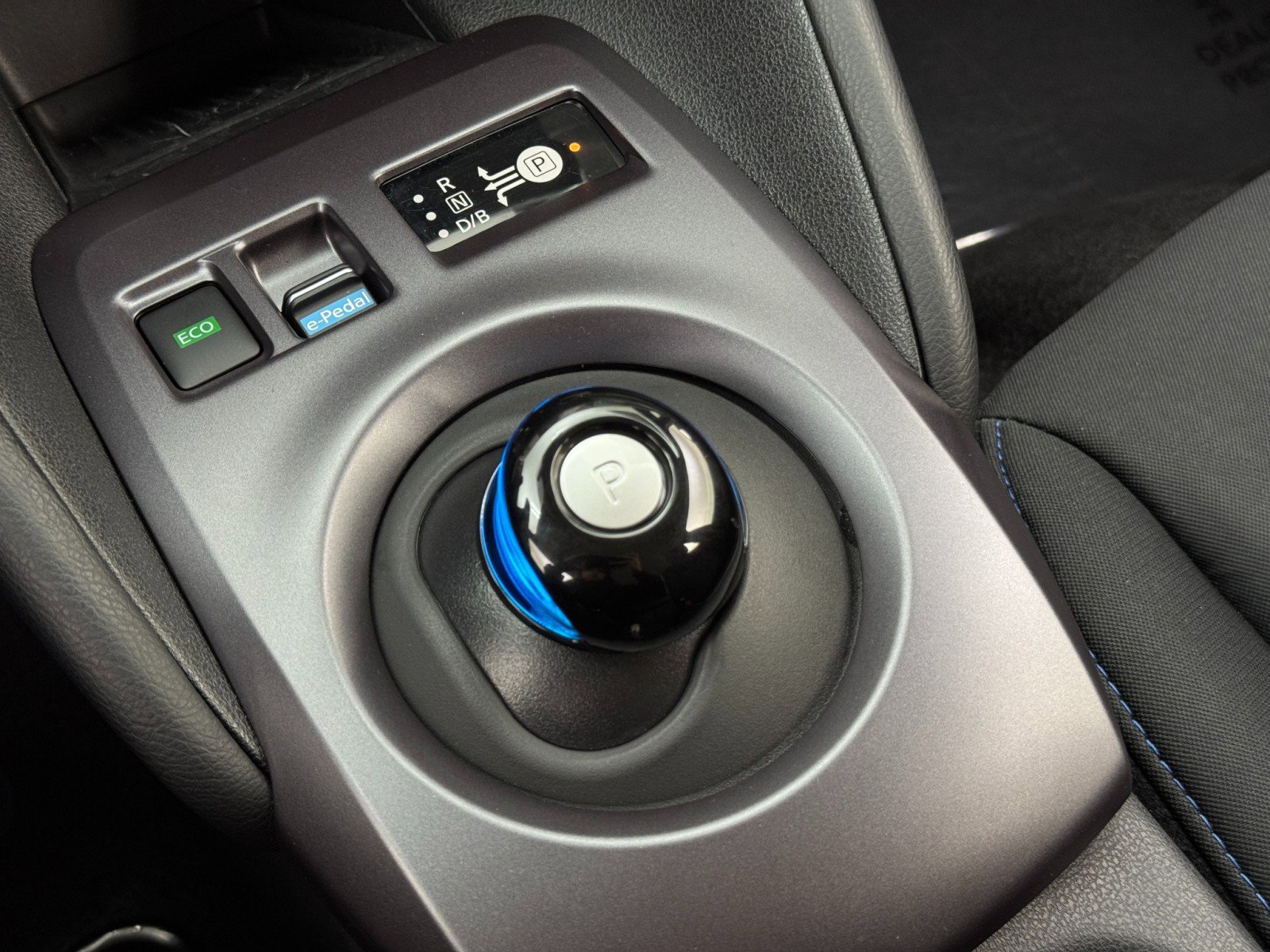 Used 2025 Nissan Leaf S image 25