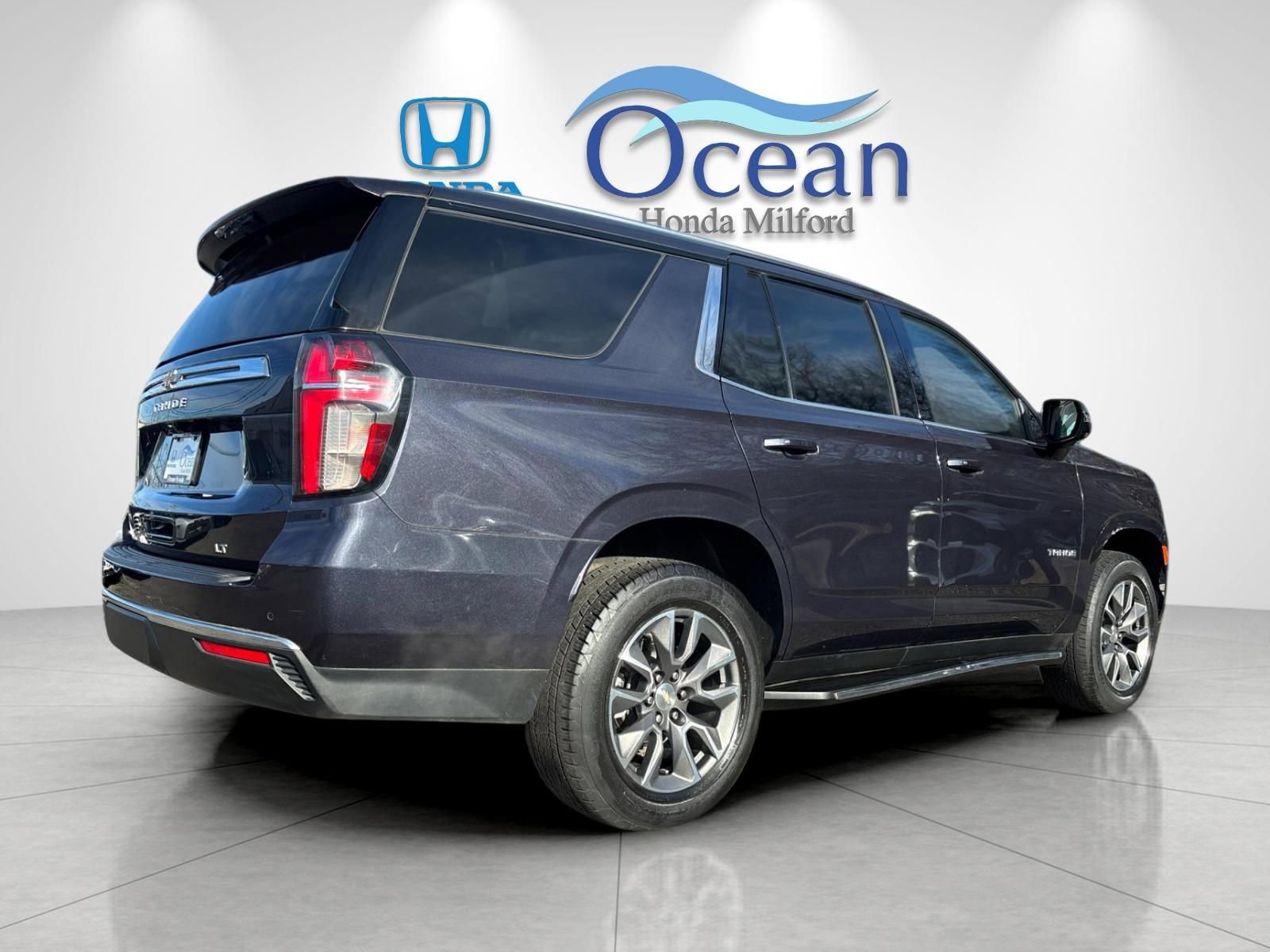 Used 2023 Chevrolet Tahoe LT w/ Luxury Package image 5