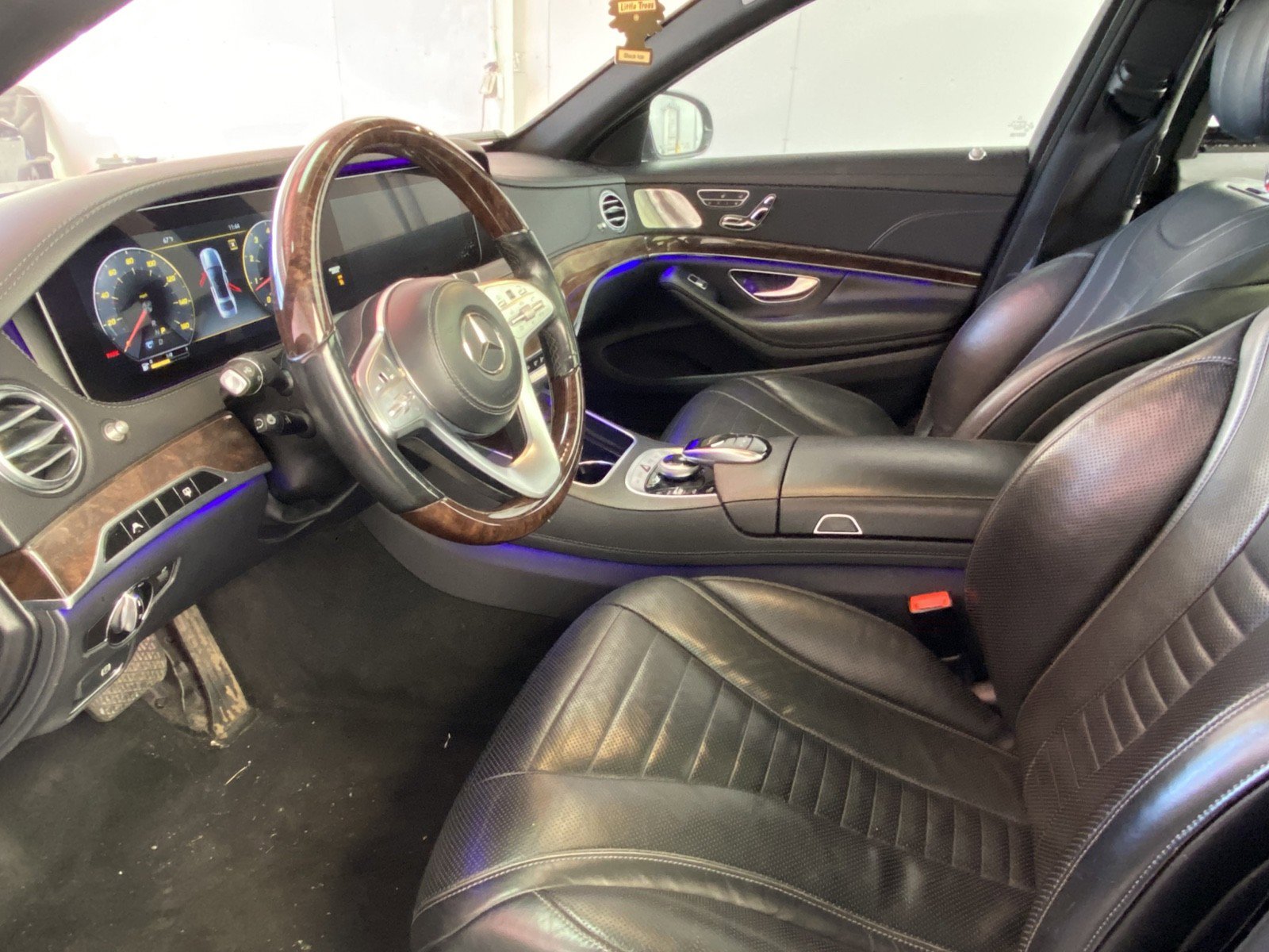 Used 2019 Mercedes-Benz S 560 4MATIC Sedan w/ Premium Package image 22