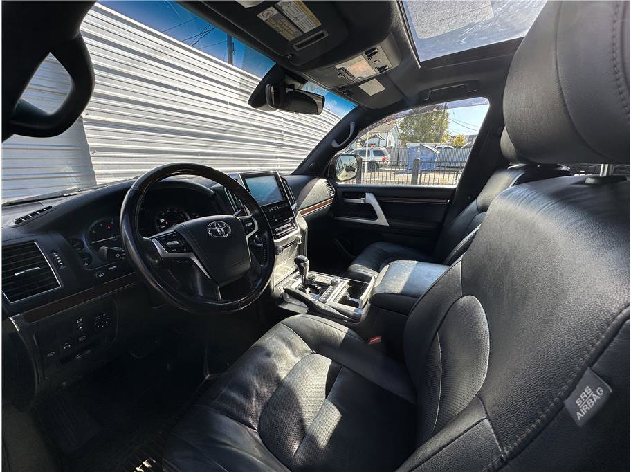 Used 2021 Toyota Land Cruiser Heritage Edition image 2