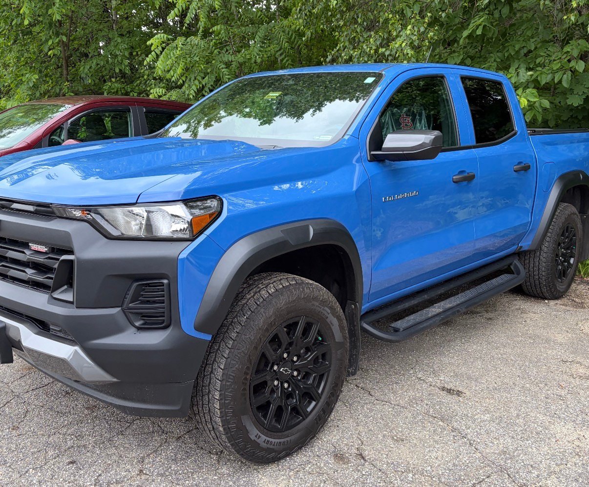 Certified 2025 Chevrolet Colorado Trail Boss AWD/4WD image 2