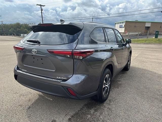 Used 2024 Toyota Highlander Limited image 4