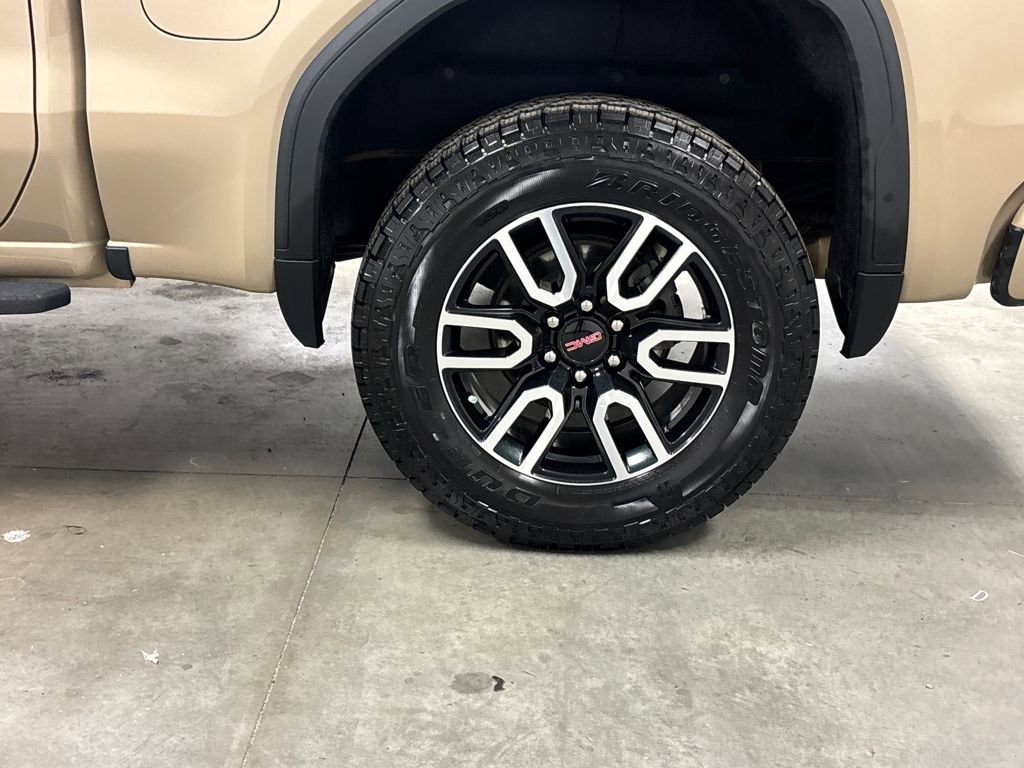 Used 2022 GMC Sierra 1500 AT4 w/ AT4 Premium Package image 12