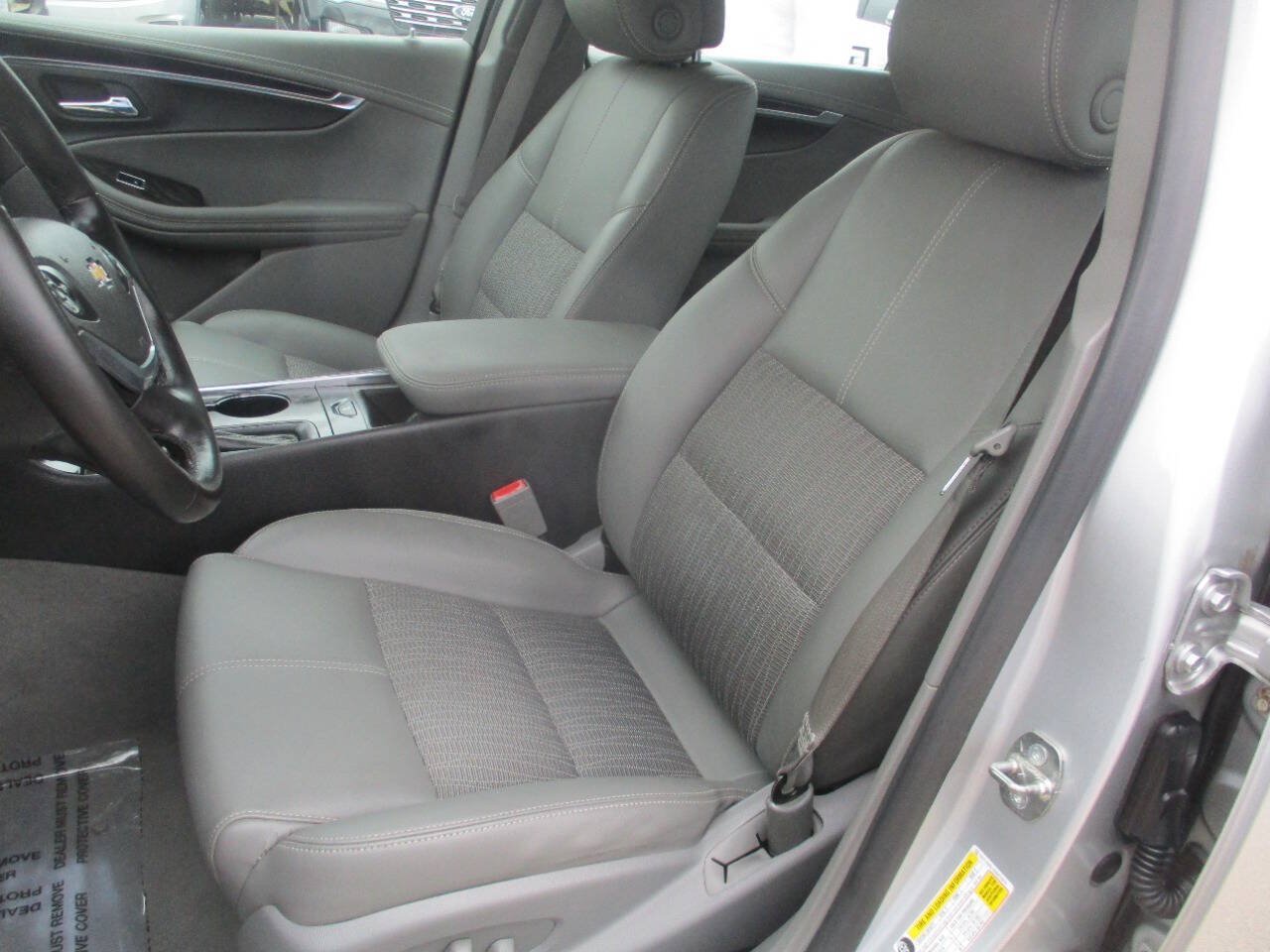 Used 2014 Chevrolet Impala LT w/ Convenience Package FWD image 13