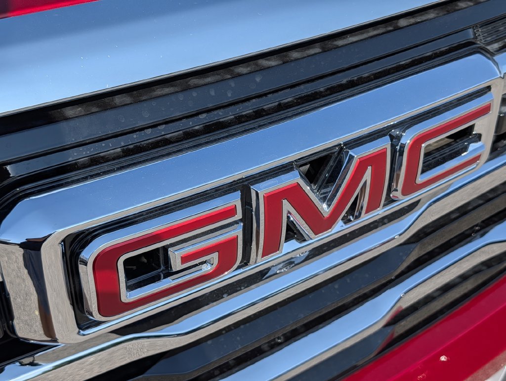 New 2027 GMC Terrain Elevation w/ Technology Package II FWD image 32