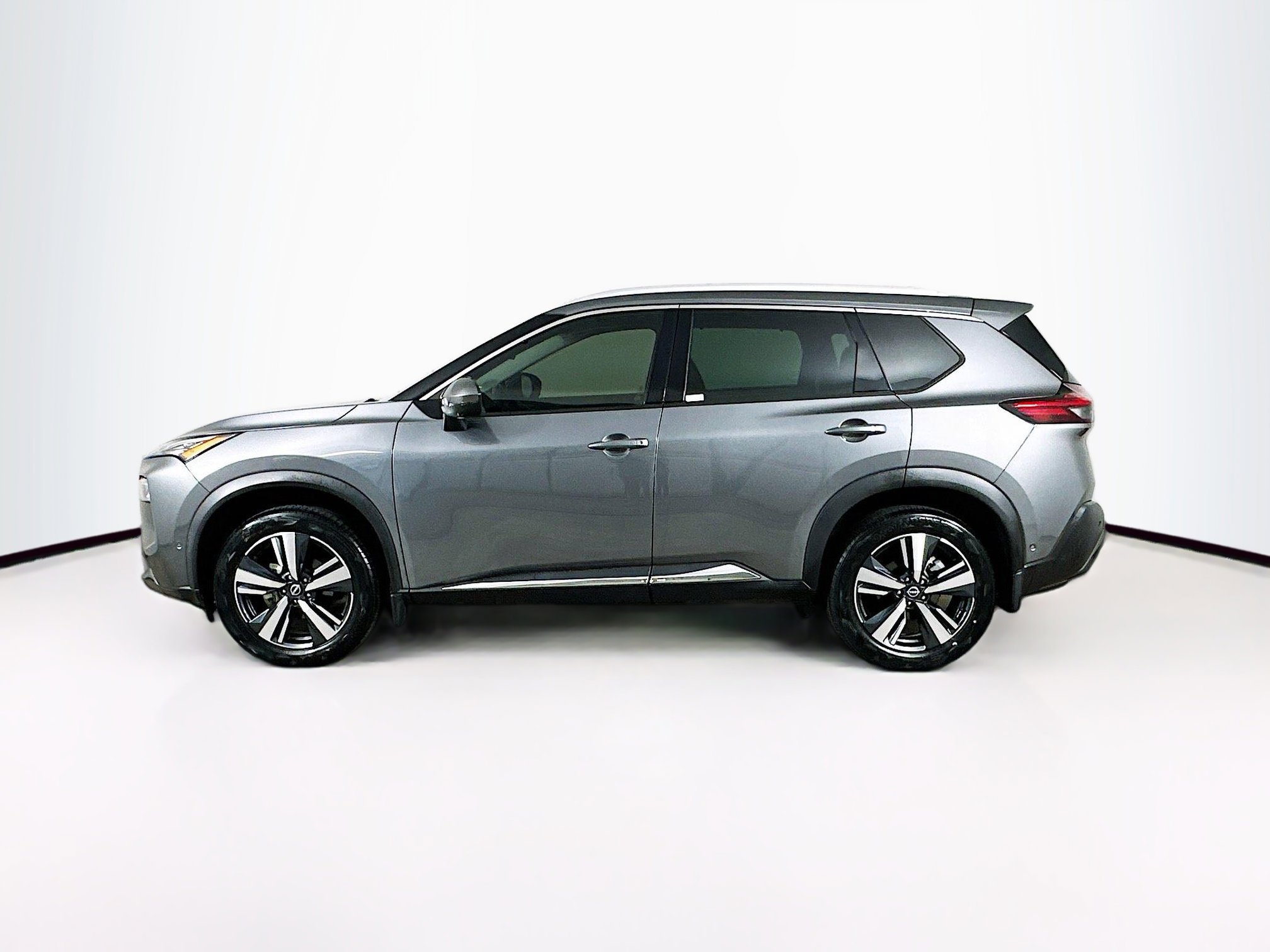 Used 2023 Nissan Rogue SL w/ SL Premium Package FWD image 4