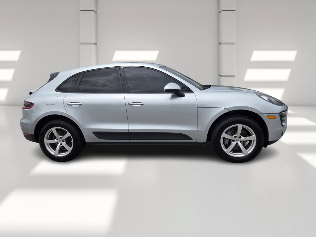 Used 2018 Porsche Macan AWD/4WD image 5