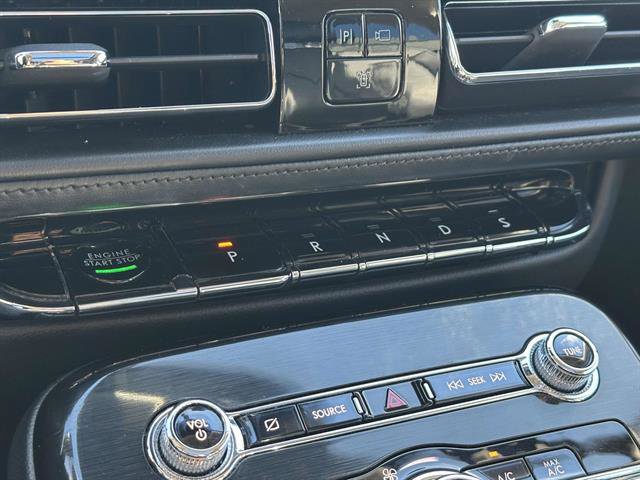 Used 2022 Lincoln Nautilus Reserve AWD/4WD image 18