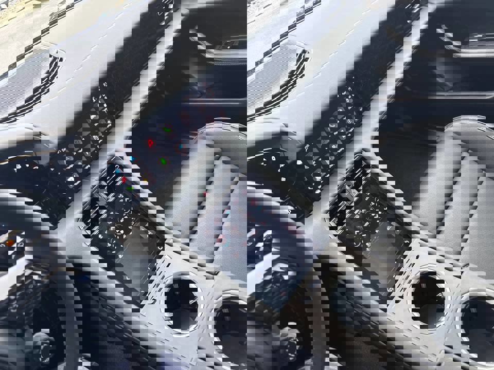 New 2025 Porsche Taycan image 18