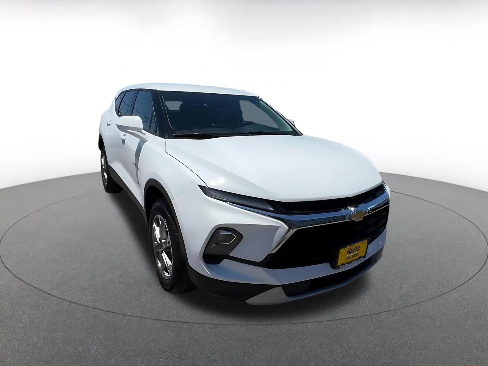 Used 2026 Chevrolet Blazer LT FWD image 3