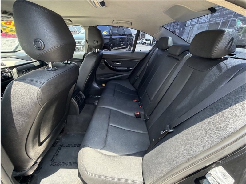 Used 2018 BMW 320i Sedan RWD image 22