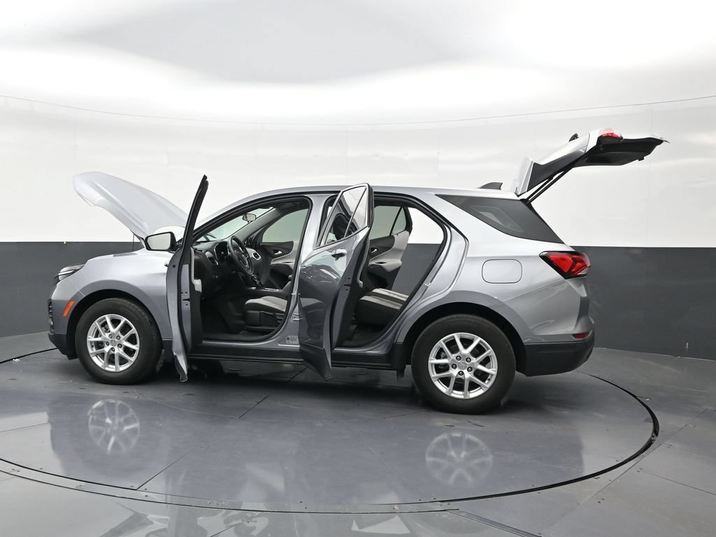 Used 2024 Chevrolet Equinox LS FWD image 30