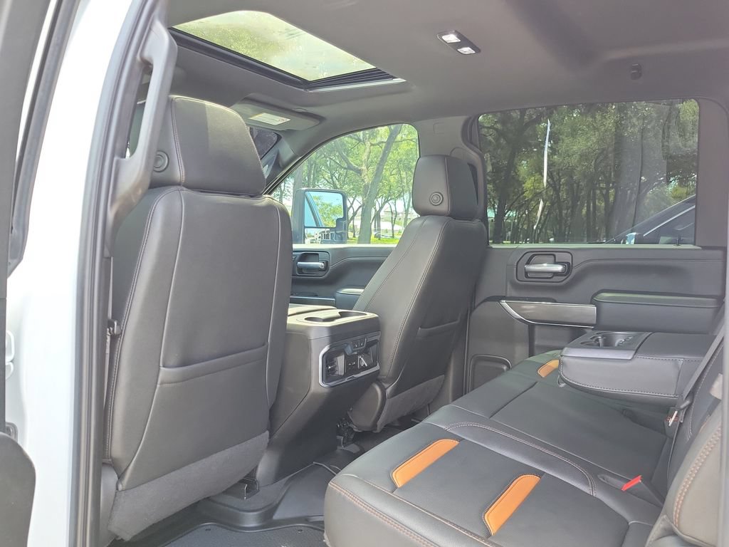 Used 2021 GMC Sierra 2500 AT4 w/ AT4 Premium Plus Package AWD/4WD image 11