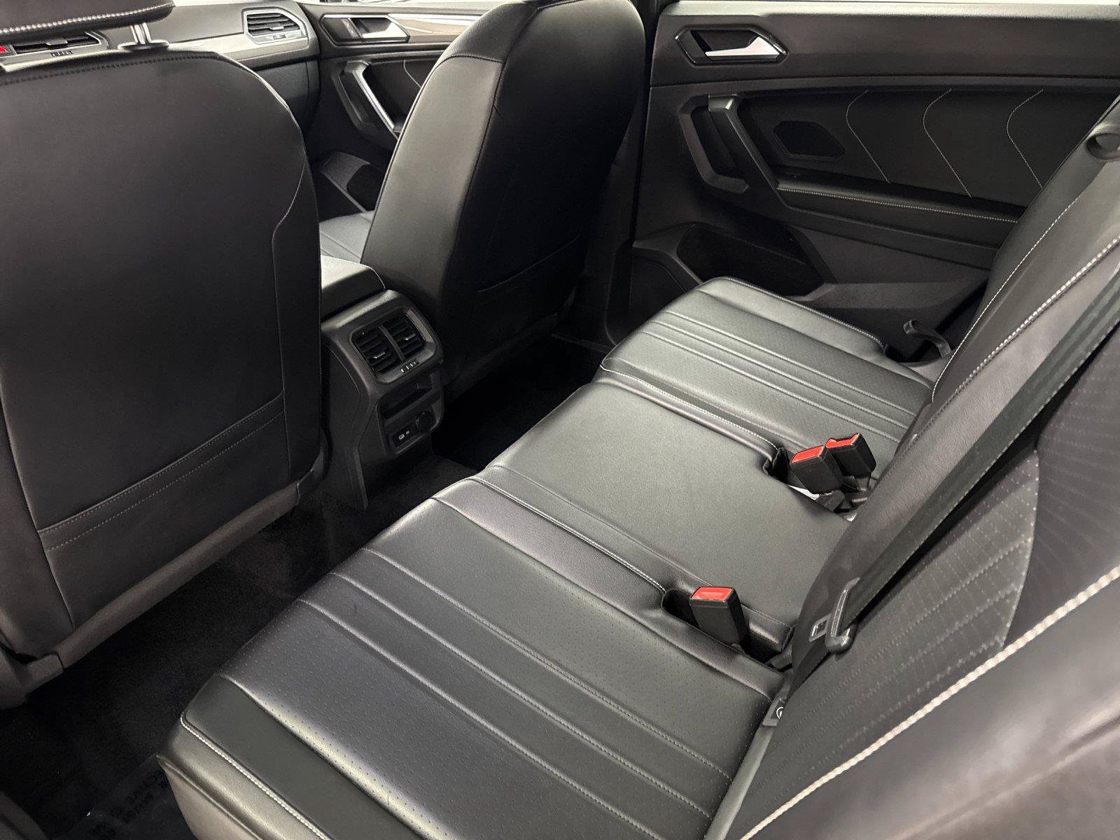 Used 2022 Volkswagen Tiguan SE R-Line FWD image 11