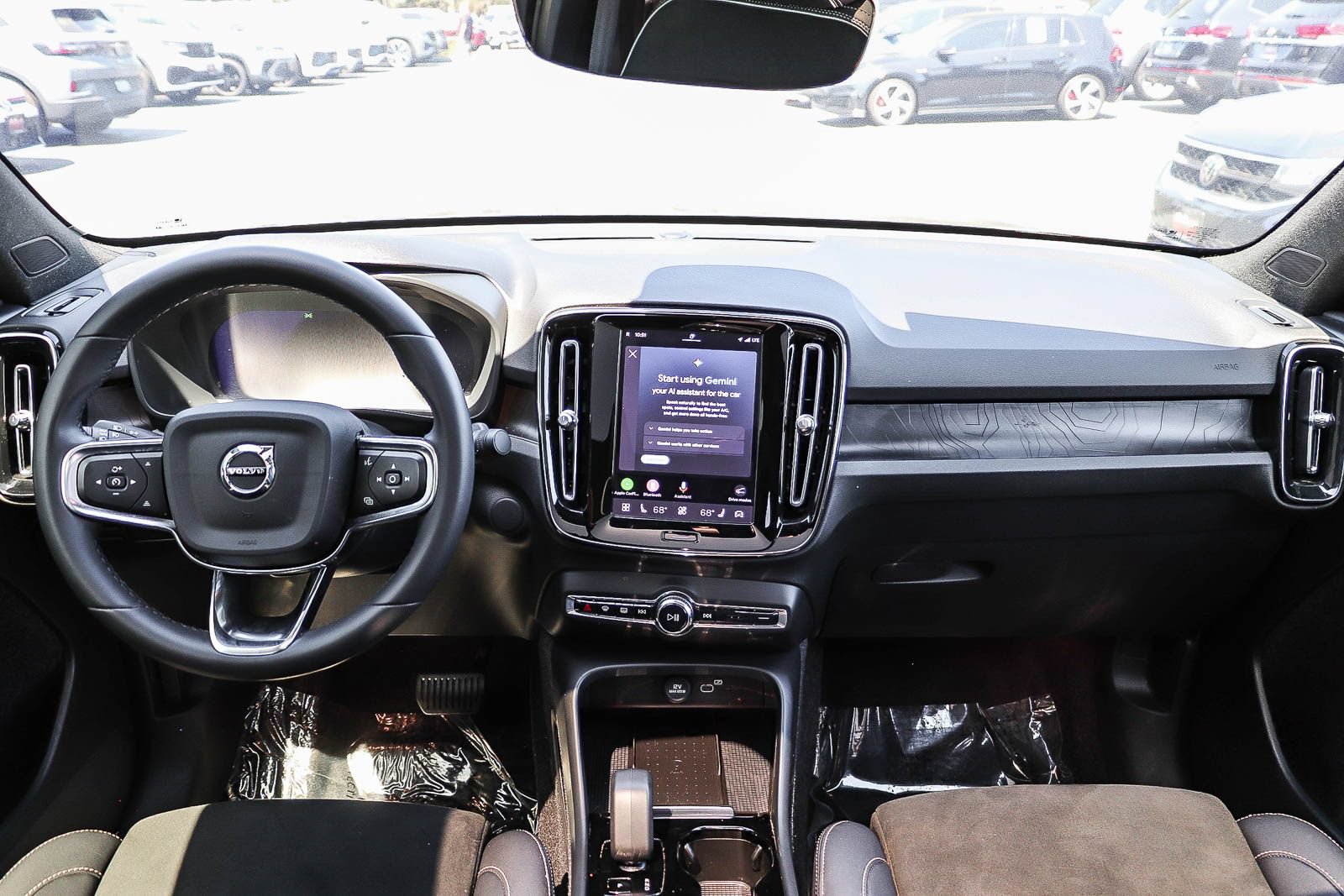 Used 2023 Volvo C40 P8 Recharge Plus w/ Protection Package Premier AWD/4WD image 13