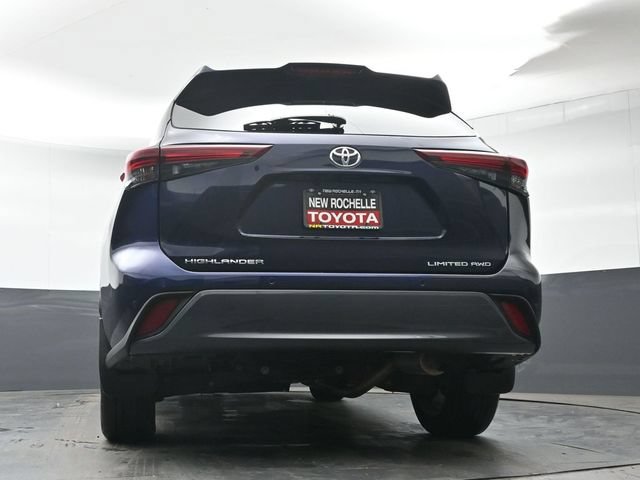 Certified 2024 Toyota Highlander Limited AWD/4WD image 33