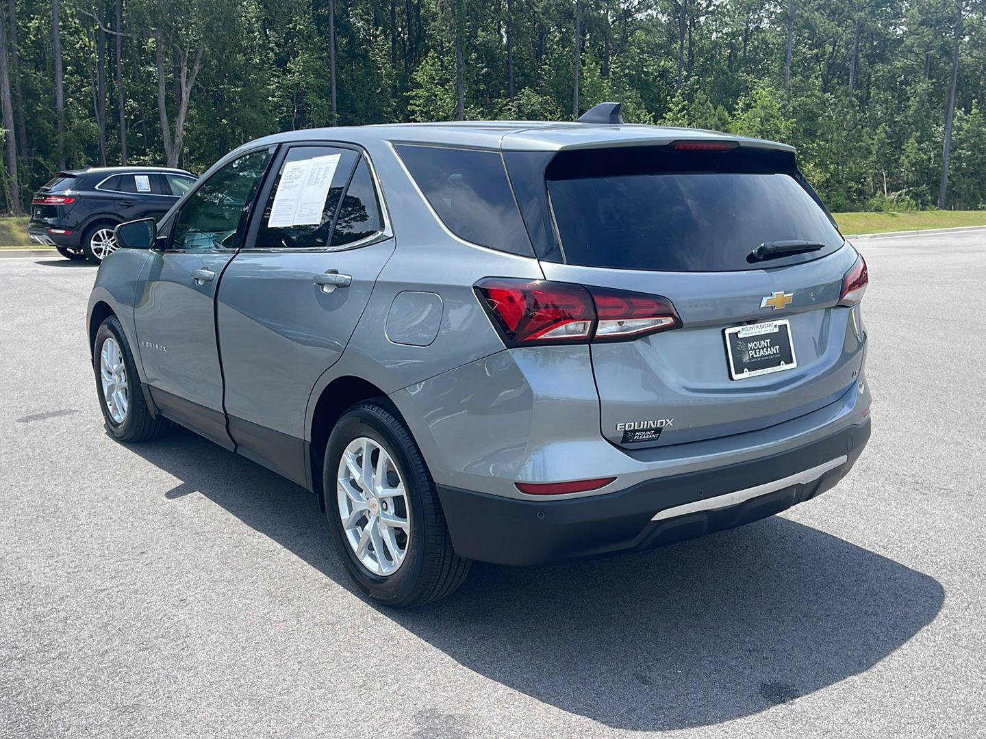 Used 2024 Chevrolet Equinox LT w/ Driver Convenience Package FWD image 6