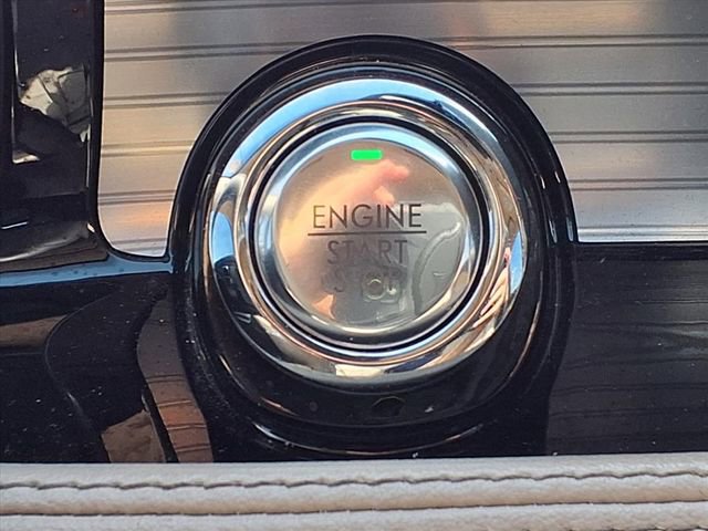 Certified 2022 Lincoln Corsair FWD w/ Equipment Group 101A image 17