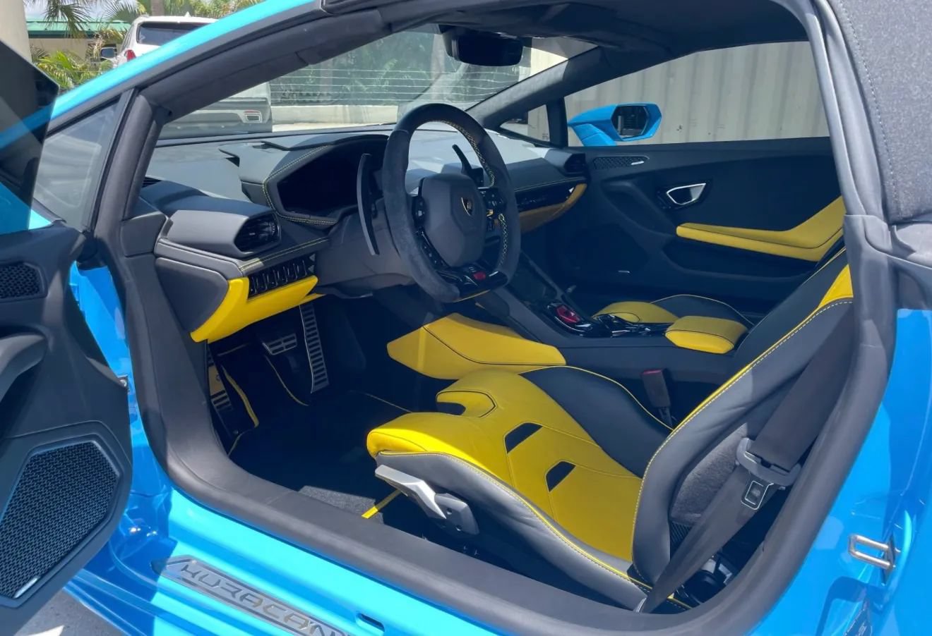 Used 2022 Lamborghini Huracan EVO AWD/4WD image 6
