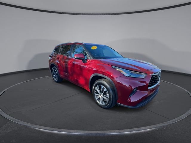 Used 2023 Toyota Highlander XLE video 2