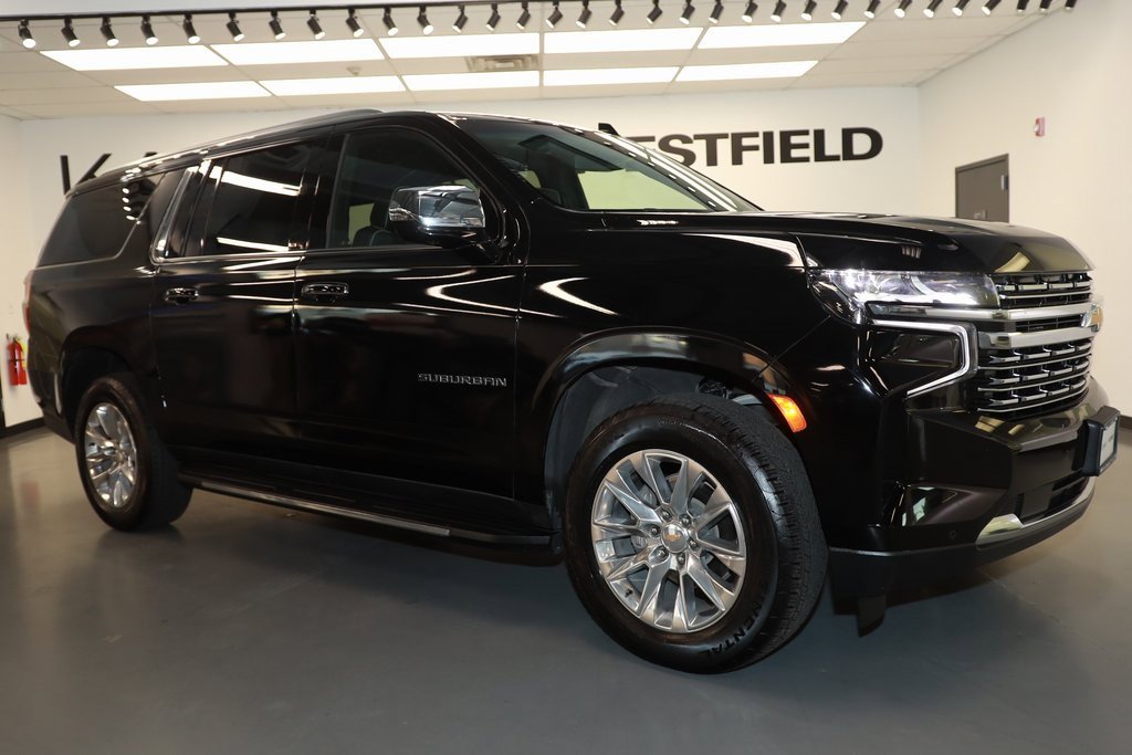Used 2024 Chevrolet Suburban Premier image 9