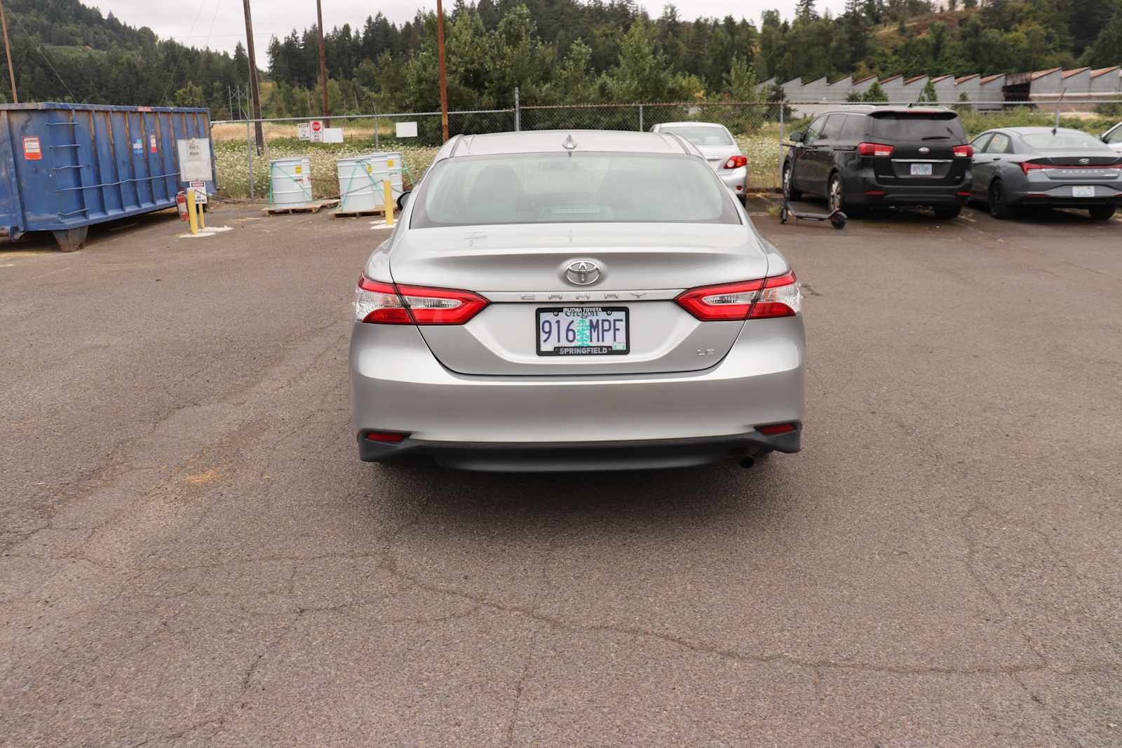 Used 2020 Toyota Camry LE FWD image 6