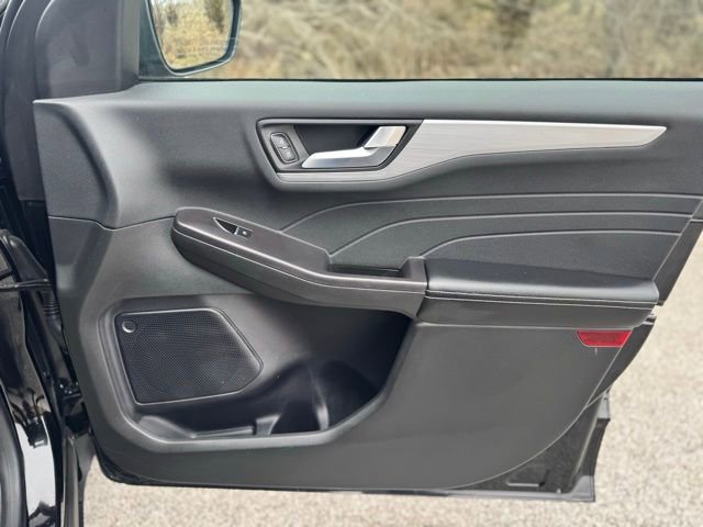 Used 2024 Ford Escape Platinum image 18