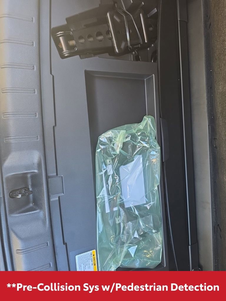 Used 2024 Toyota Grand Highlander XLE image 17